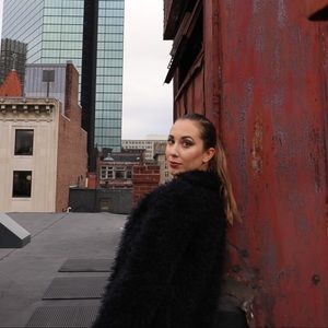 Meet your Posher, Maria